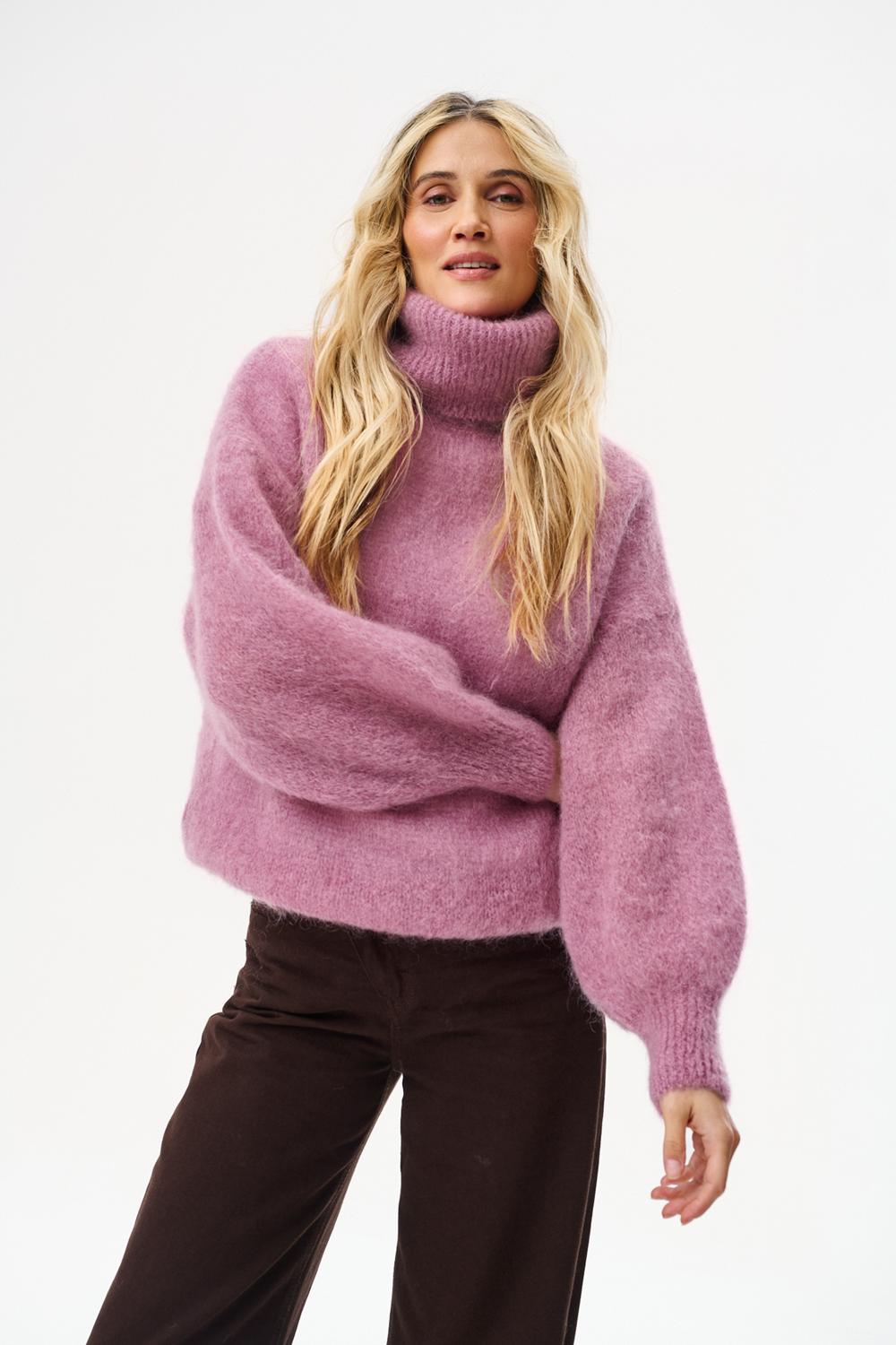 Sweter moherowy z golfem Reverie