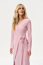 Sukienka dzianinowa midi Gentle Blush